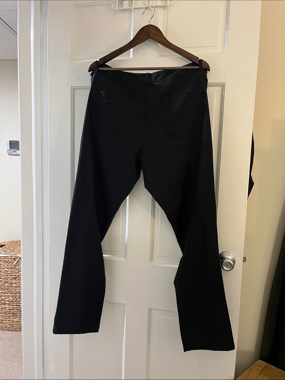 Lululemon Men Black Trousers Size 36